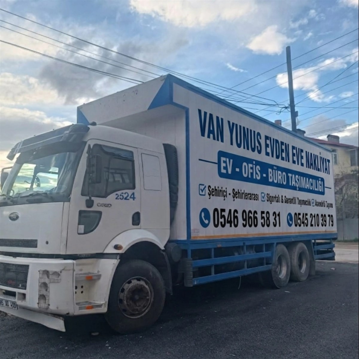 van evden eve nakliyat aracı